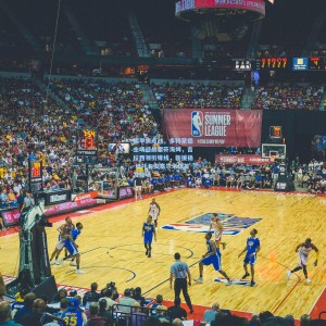 德甲焦点战，多特蒙德主场迎战霍芬海姆，吉拉西领衔锋线，新援扬-科托与安塞尔米诺首发登场